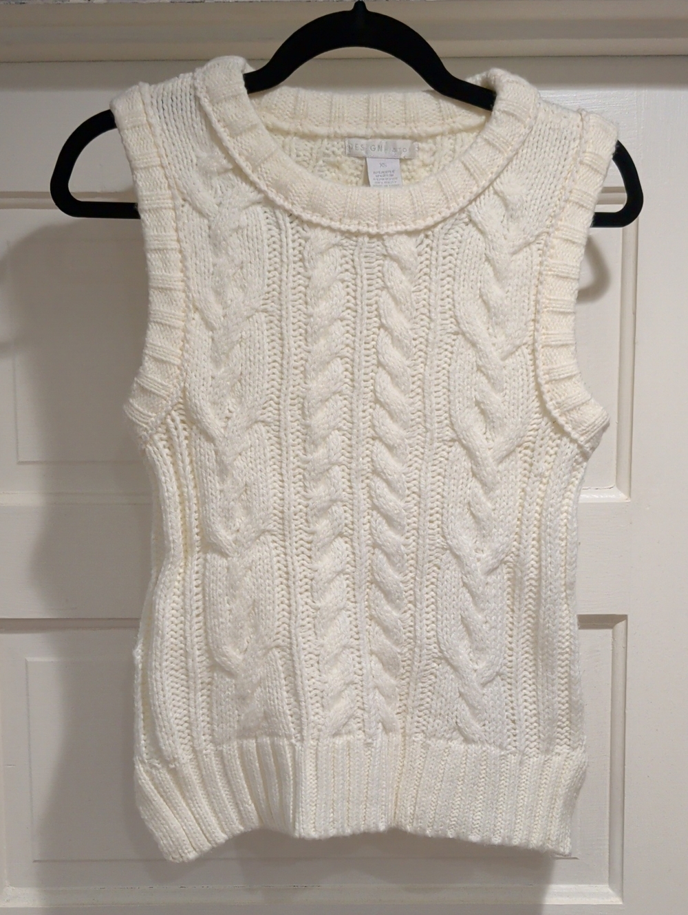 Design History Cream Cable Knit Sleeveless Sweater Vest